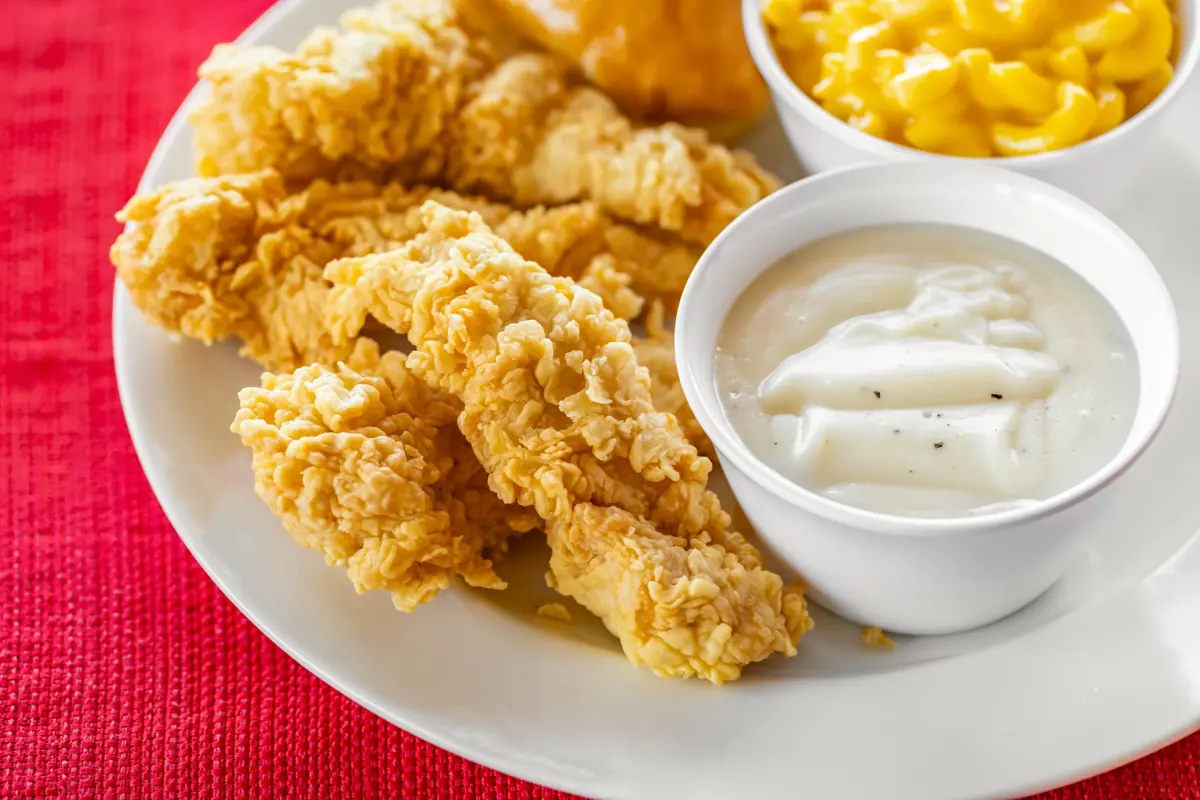 Crispy tenders with country gravy